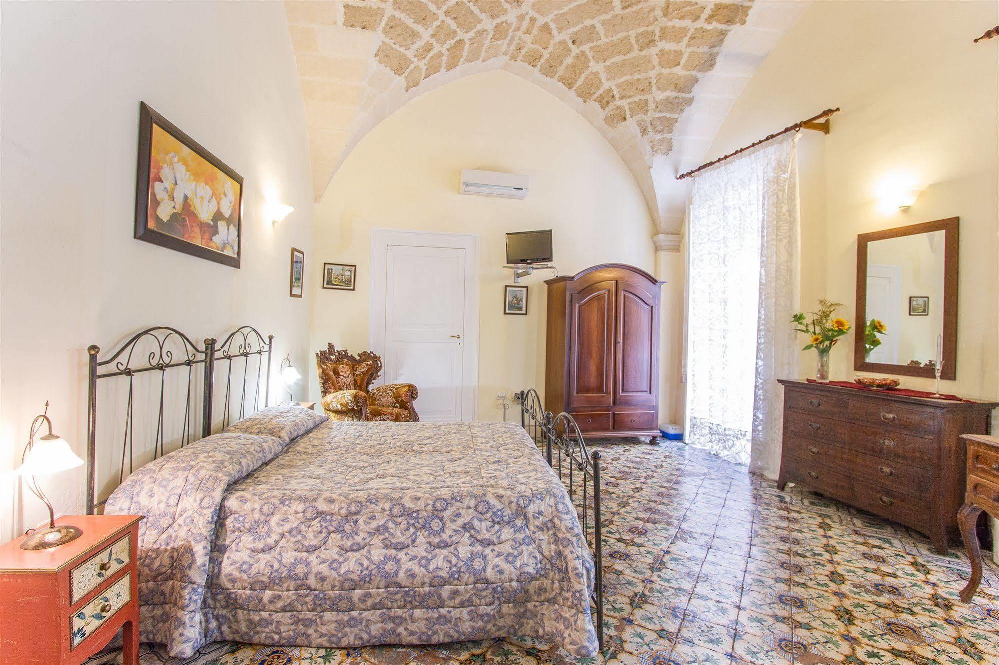 לצ'ה B&B Casa Li Santi מראה חיצוני תמונה