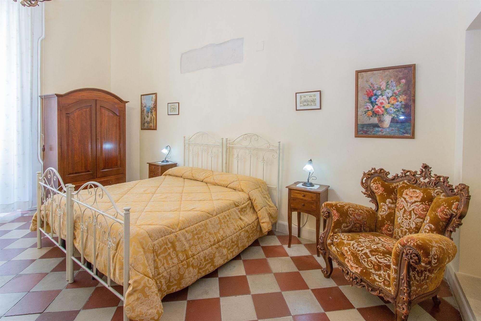 לצ'ה B&B Casa Li Santi מראה חיצוני תמונה