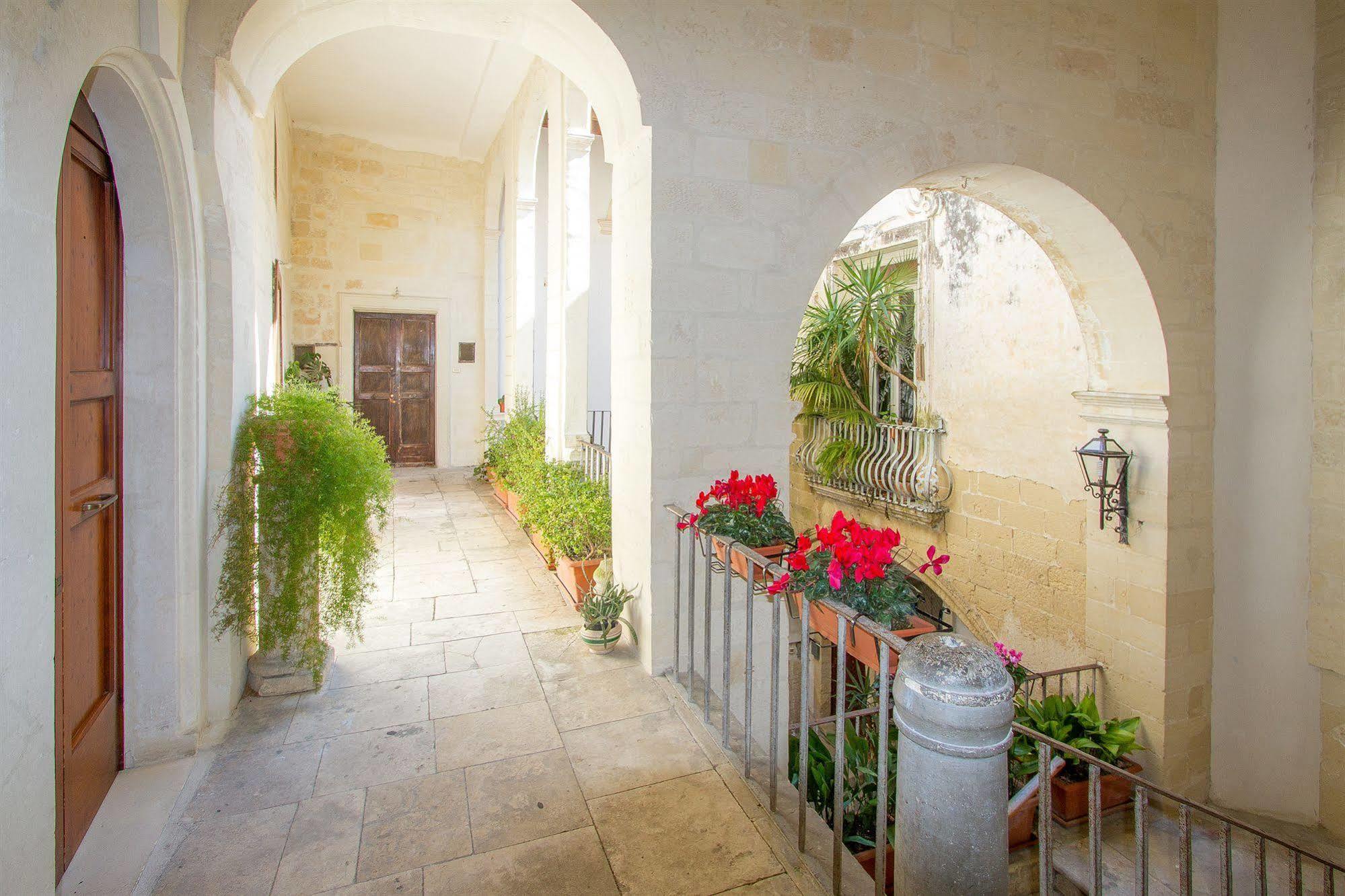 לצ'ה B&B Casa Li Santi מראה חיצוני תמונה